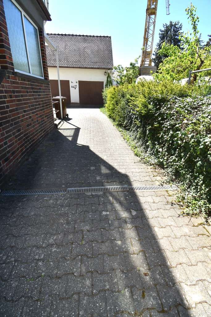 Immobilie in Kriftel - Freistehend & vollständig frei: Großzügiges Zweifamilienhaus mit Ausbau- und Erweiterungspotenzial - Bild 4