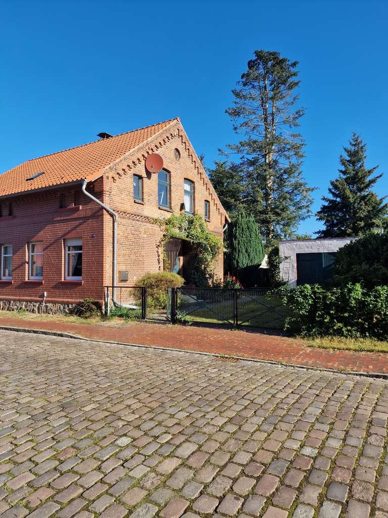 Immobilie in Lübtheen - Charmantes 1-2 Familienhaus, in bester Innenstadtlage mit Landgarten! - Bild 1