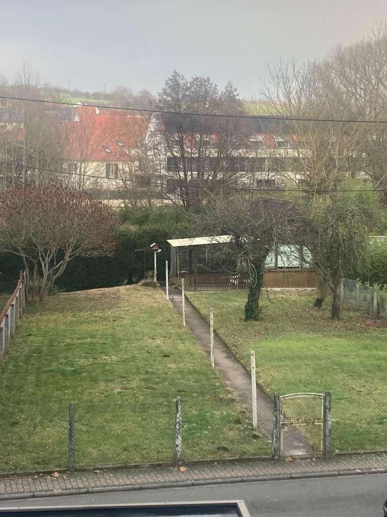 Immobilie in Hornbach - Gepflegtes Ein- bis Zweifamilienhaus mit Photovoltaik und zusätzlichem Grundstück in Hornbach - Bild 2