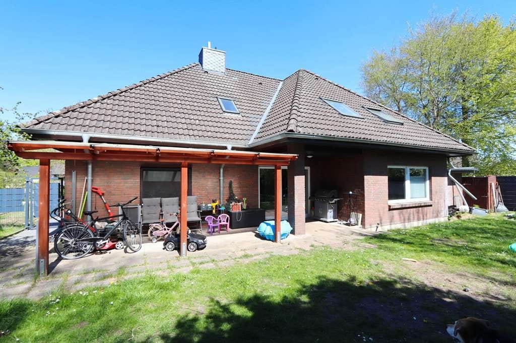 Immobilie in Schmalfeld - Einfamilienhaus mit Garage in Sackgassenlagen von Schmalfeld - Bild 0