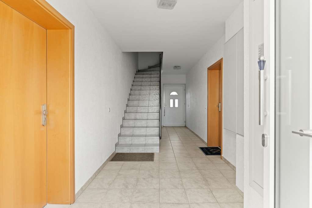 Immobilie in Limburgerhof - Wohntraum mit Feldblick – Allein auf der Etage & sofort bezugsfrei! - Bild 1