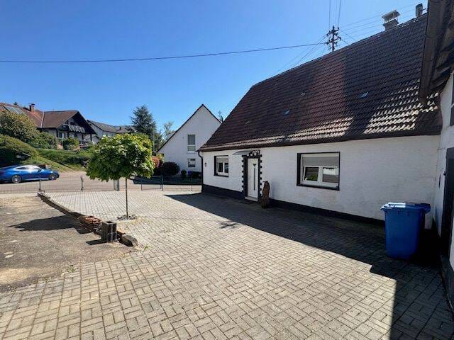 Immobilie in Kollweiler - Modernisiertes Bauernhaus mit Ökonomieteil, Scheune und Hof - Wohnen auf einer Ebene - Bild 3