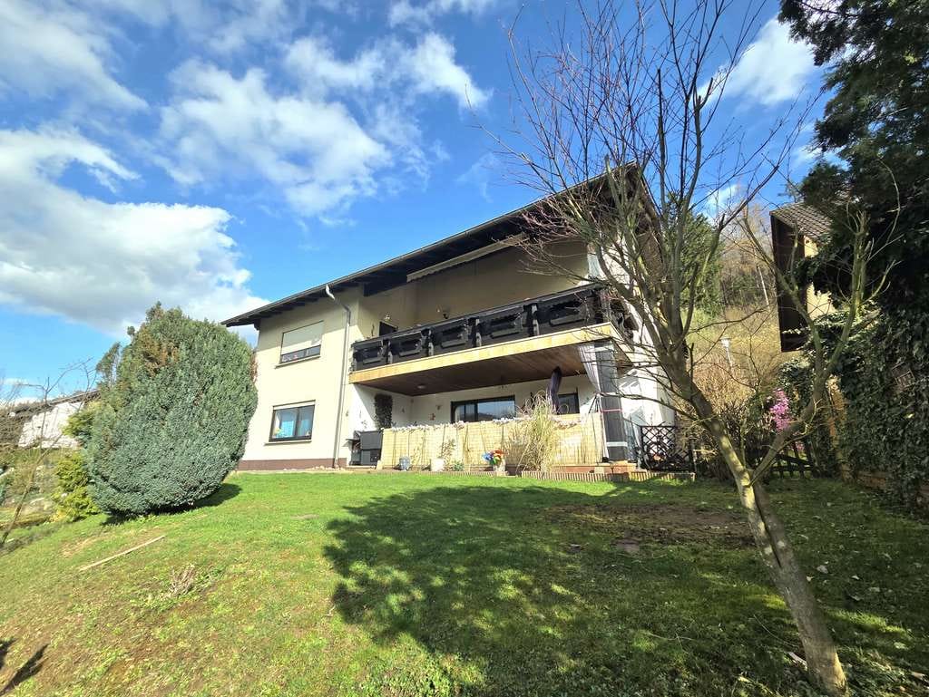 Immobilie in Bad König - Großes Einfamilienhaus mit Einliegerwohnung zu verkaufen - Bild 0