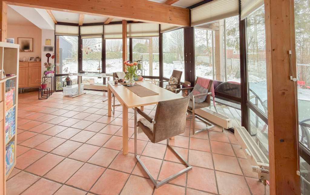 Immobilie in Schwentinental - Wohnen, Vermieten oder Beides: Zweifamilienhaus mit ca.188 qm, Balkon, Carport, Keller und Garten - Bild 1