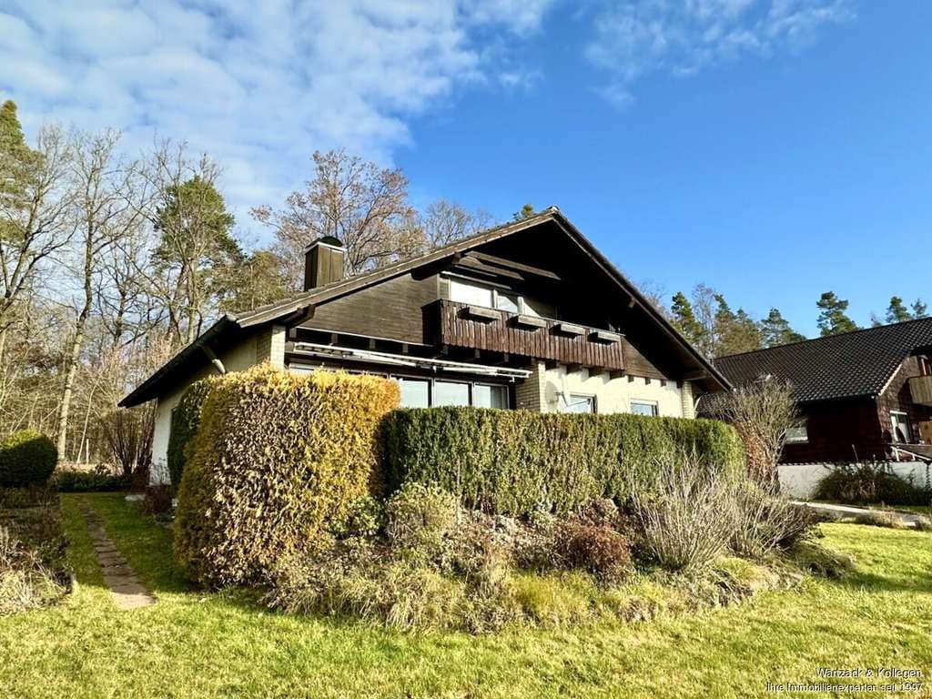 Immobilie in Ammerndorf - * Paradies mit Aussicht *
Einfamilienhaus 
mit Einliegerwohnung 
auf wunderschönem Grundstück - Bild 1