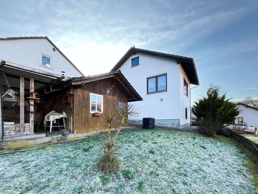 Immobilie in Hausen - Großzügiges Zweifamilienhaus in traumhafter Südwestausrichtung - vielfältige Nutzungsmöglichkeiten - Bild 1