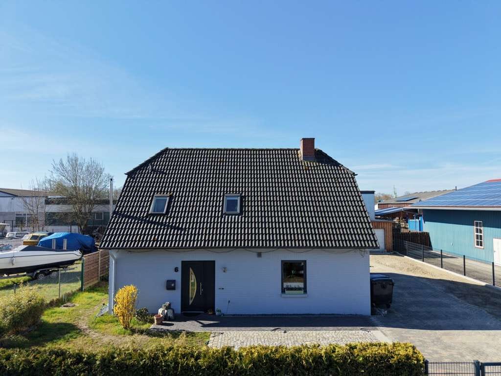 Immobilie in Heikendorf - Großzügiges Einfamilienhaus mit Werkstatt im Gewerbegebiet Heikendorf - Bild 0