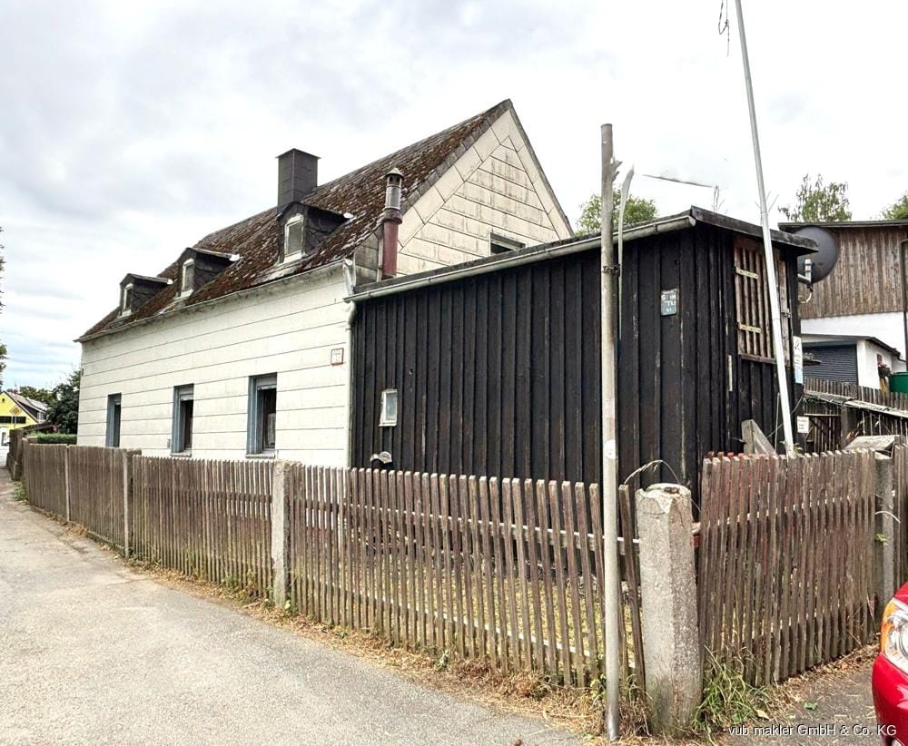Immobilie in Hof - Charmantes Einfamilienhaus mit Garten in Hof. - Bild 2