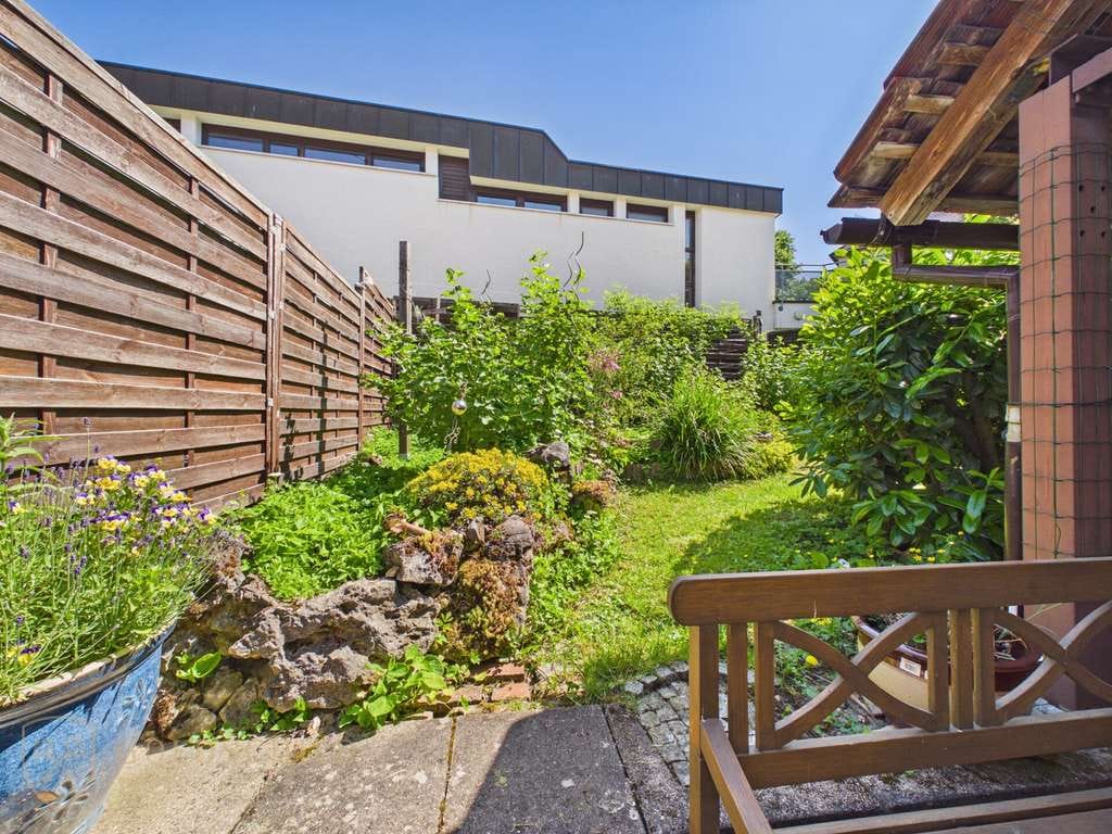 Immobilie in Lenningen - Platz für die ganze Familie – Charmantes Zuhause mit Einliegerwohnung und Garten - Bild 3