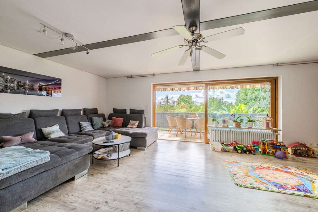 Immobilie in Gailingen am Hochrhein - Vielseitig Nutzbar! 
Tolles Zweifamilienhaus in Gailingen - Bild 3