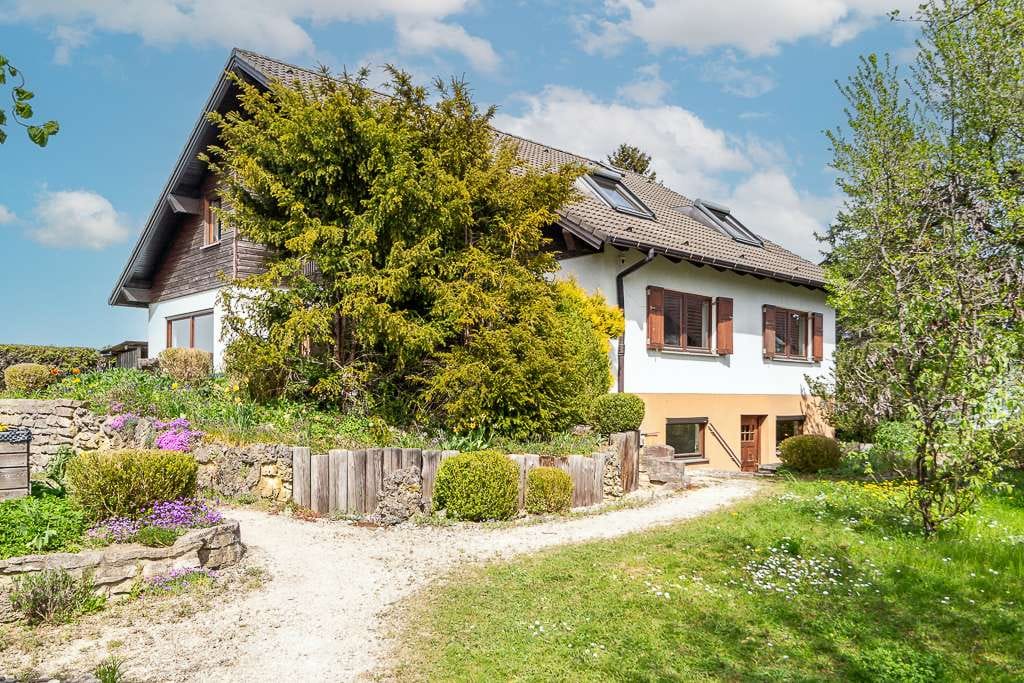 Immobilie in Eckersdorf - Familienparadies in ruhiger Randlage mit Sauna, Pool & Fernblick - Bild 0