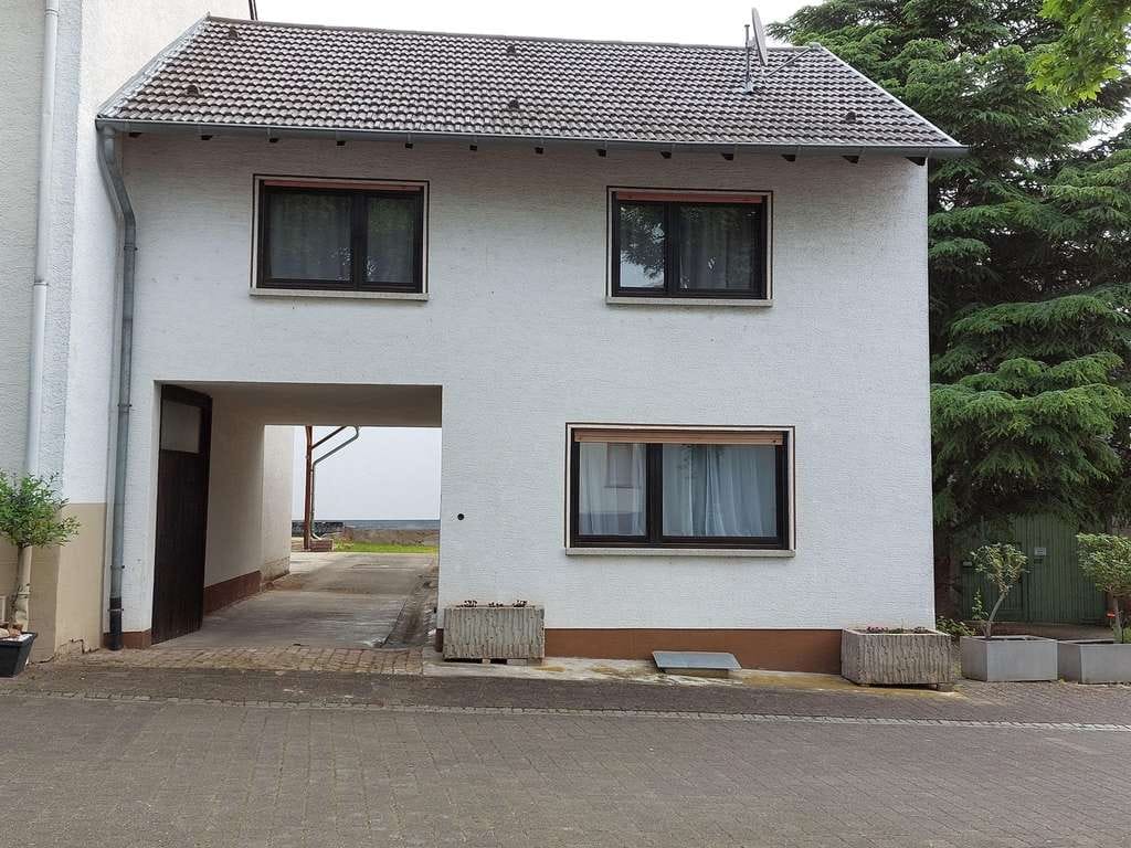 Immobilie in Langenlonsheim - Ehemaliger Vierseitenhof mit Hufschmiede provisionsfrei in 55450 Langenlonsheim zu verkaufen - Bild 0