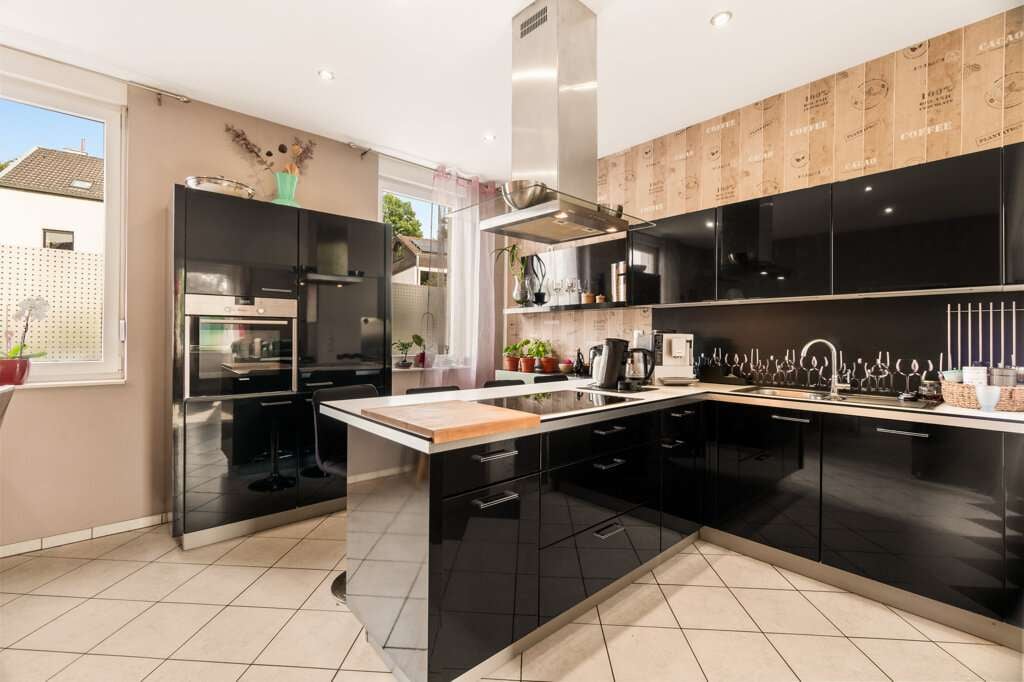 Immobilie in Würselen - Umfassend saniertes Einfamilienhaus mit traumhaftem Garten
zwischen Scherberg und Stadtgarten - Bild 4