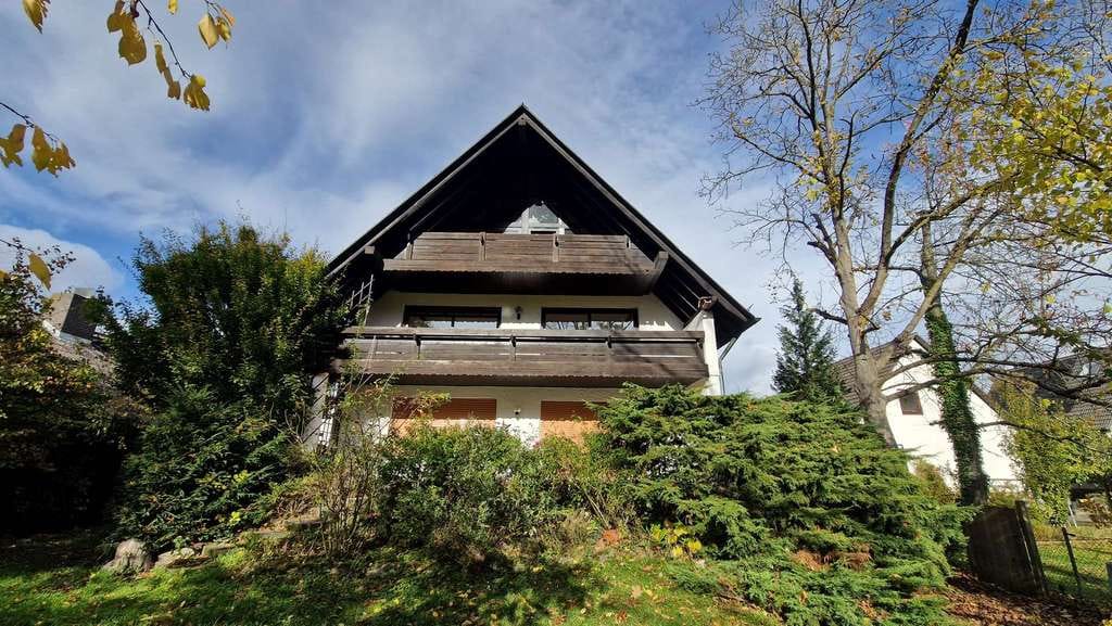 Immobilie in Großkrotzenburg - Zwei-Familienhaus mit Maisonette-Whg, Doppelgarage & Südgrundstück am Feld - Bild 0