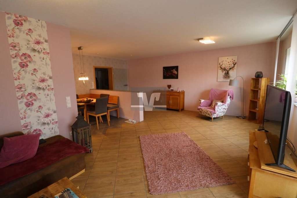 Immobilie in Mutterstadt - Glückstreffer! Maisonette-Oase in Mutterstadt – Großzügiges Wohnen mit Wärmepumpe und Flair - Bild 2