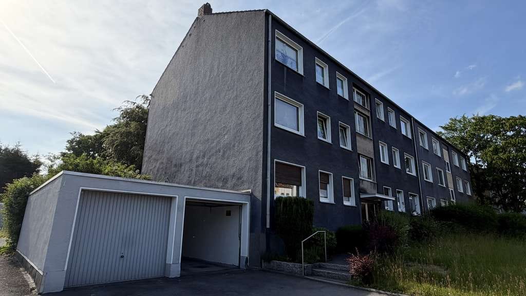 Immobilie in Hamm - Vermietetes Mehrfamilienhaus mit Potenzial in Hamm – 6 Einheiten, Garagen & Stellplätze - Bild 0