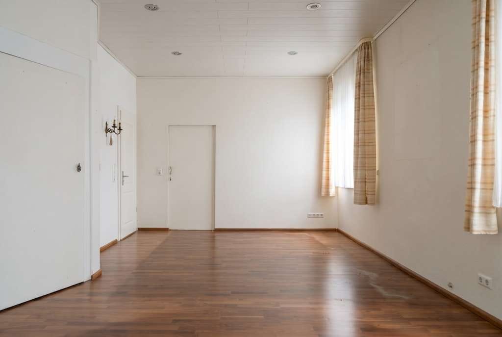 Immobilie in Wülfrath - Mehrfamilienhaus mit schönem Garten in Wülfrath-Zentrum: Kombination Eigennutzung/Kapitalanlage - Bild 3