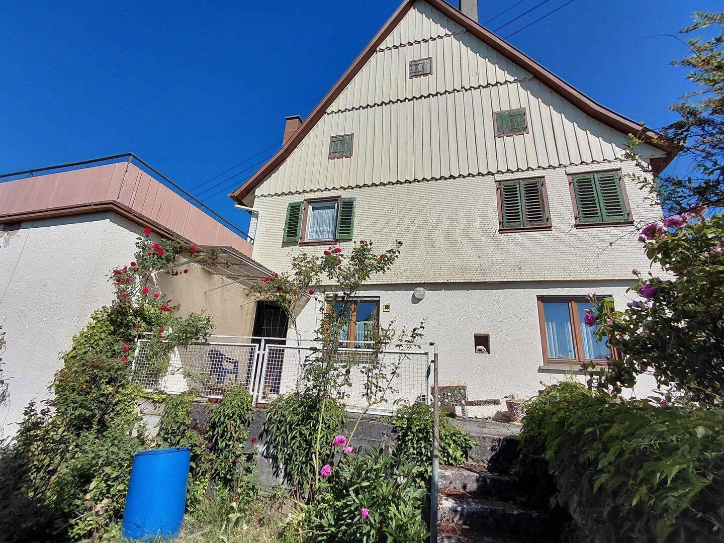 Immobilie in Walddorfhäslach - Verwirklichen Sie Ihre Träume  ---  auf über 1700 m² in Altensteig Walddorf - Bild 1
