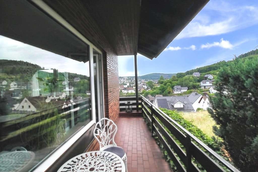 Immobilie in Mudersbach - Einfamilienhaus mit Blick auf Mudersbach-Birken - Bild 3