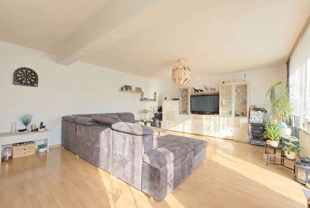 Immobilie in Quickborn - Anleger aufgepasst | langfristig vermietet seit 2016 | 96 m² EG + ca. 30 m² Souterrain | Garage - Bild 1