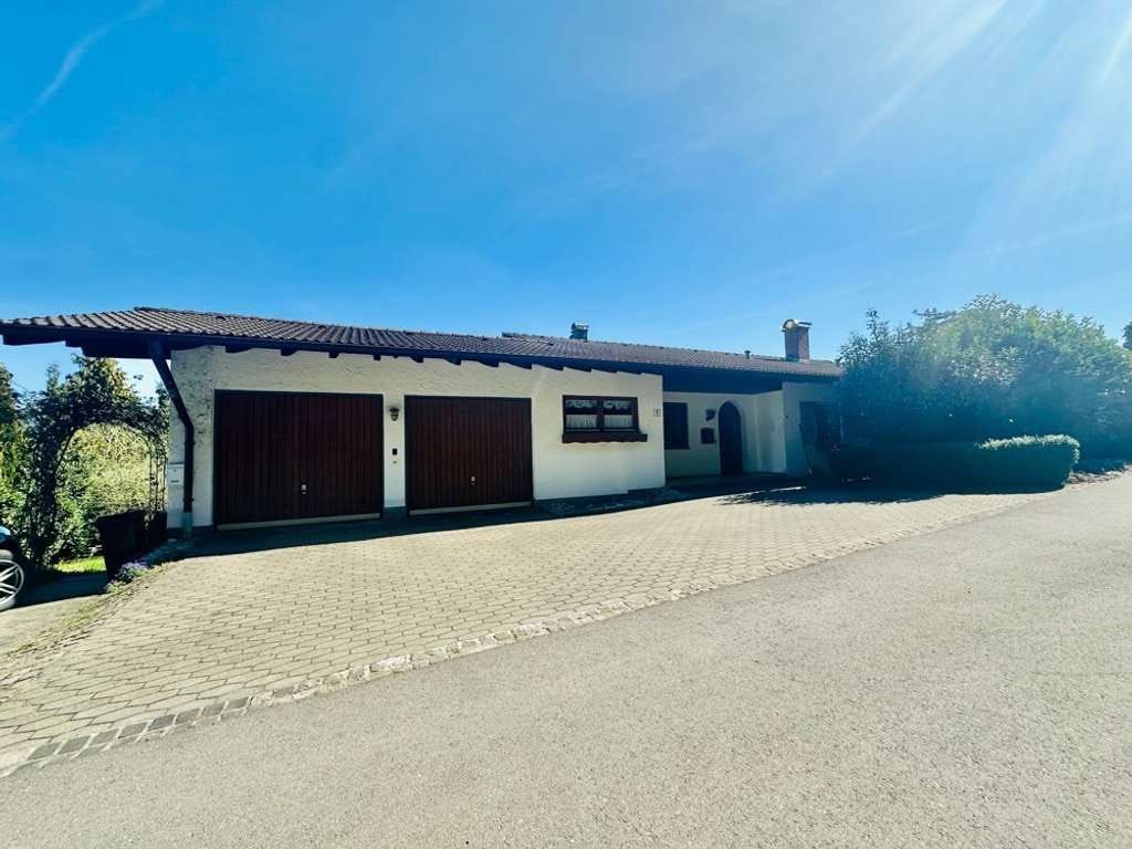 Immobilie in Weißensberg - *EIGENHEIM & MIETEINNAHMEN* Charmantes 70er-Jahre Haus mit Potential - ideal für Handwerker * - Bild 2