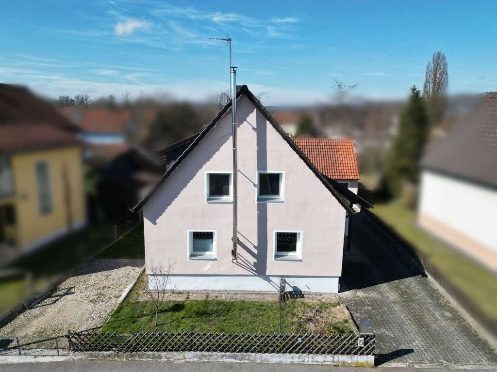 Immobilie in Teublitz - Ihr neues Zuhause: Charmantes EFH mit großem Garten & modernem Anbau! - Bild 2