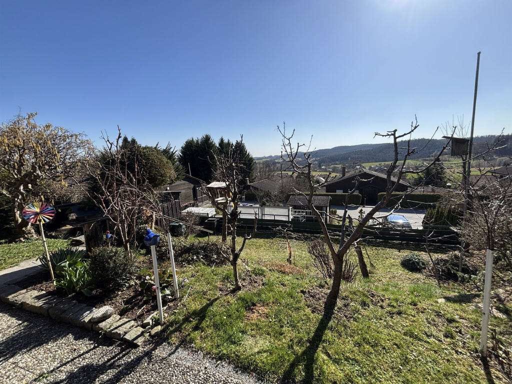 Immobilie in Grafenau - Gemütlicher, gepflegter Bungalow in ruhiger Aussichtslage - Bild 3