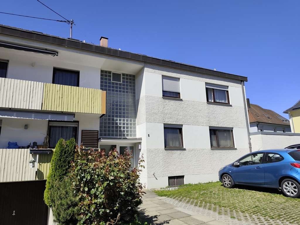 Immobilie in Kornwestheim - San.bedürftige 3,5 Zi.Wohnung mit Balkon zusätzlichem Hobbyraum und Garage - Bild 0
