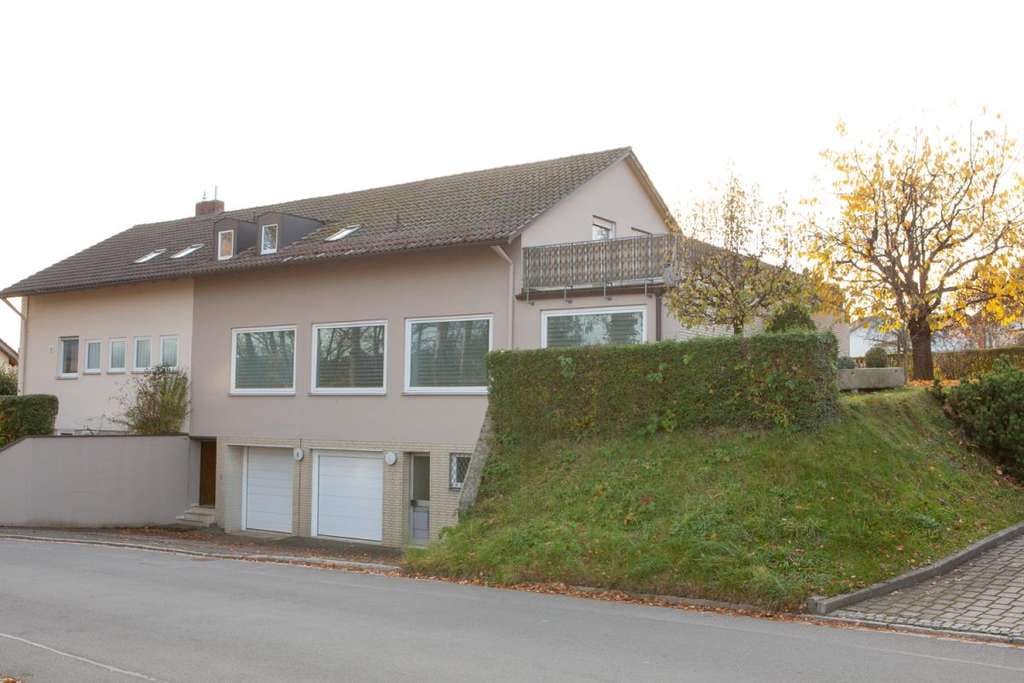 Immobilie in Waldmünchen - Funktionales Hau mit 2 Wohnungen und enormen Flächen - Bild 3