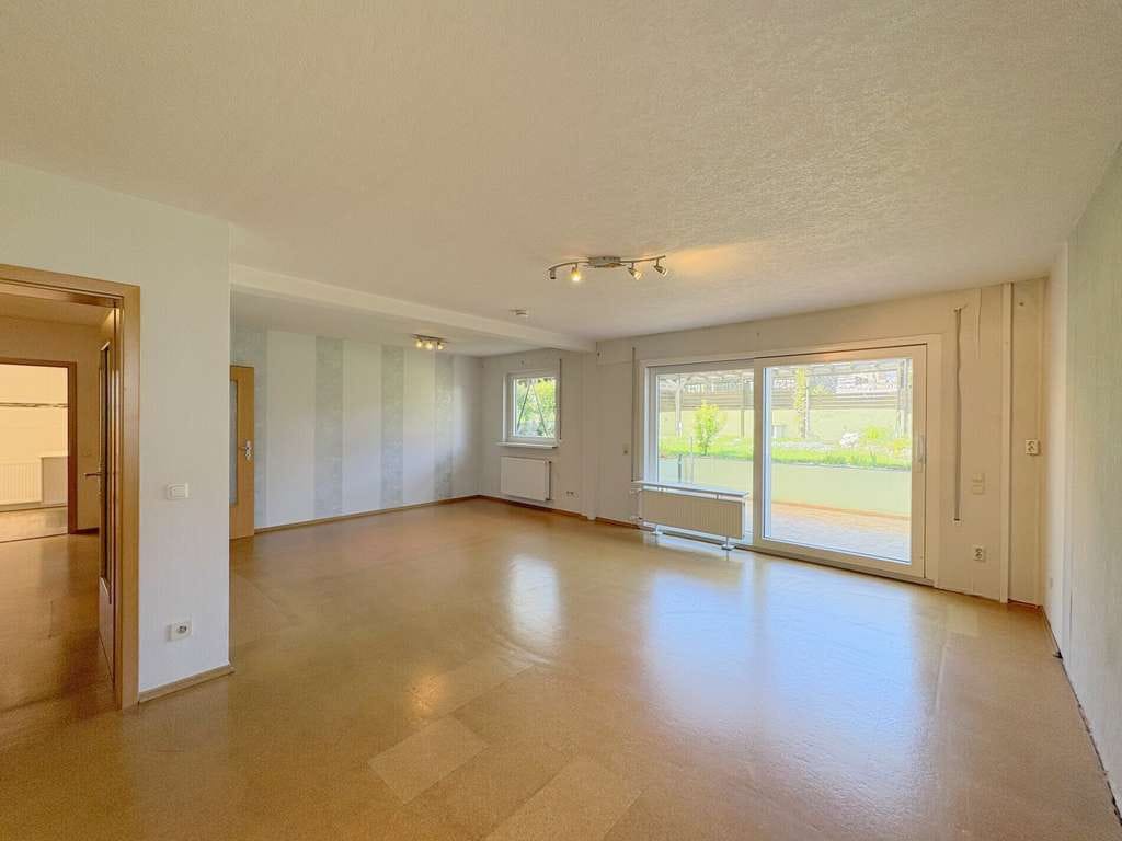 Immobilie in Stadtallendorf - Haus-im-Haus-Gefühl: Großzügige Eigentumswohnung mit Garten, Balkon und Garage in Stadtallendorf - Bild 2