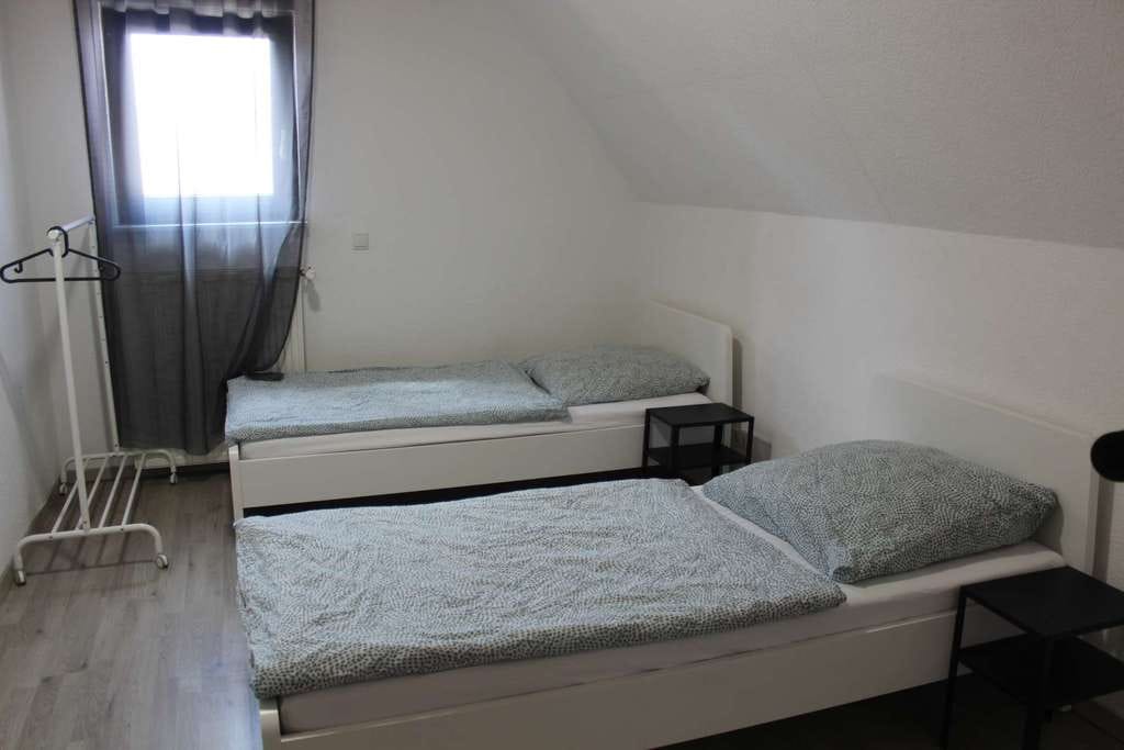 Immobilie in Neuhofen - Charmantes Einfamilienhaus mit großem Grundstück – vielseitig nutzbar durch separate Wohneinheiten - Bild 4