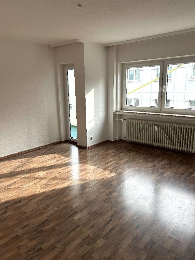 Immobilie in Schwelm - RESERVIERT- HELLE 2 - ZIMMER WOHNUNG MIT BALKON UND GARAGE IN SCHWELM - RESERVIERT - Bild 1