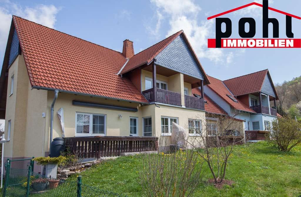 Immobilie in Hildburghausen - Preisgünstig, gut vermietet, und umfassend renoviert! 2-Zimmer ETW in sonniger, ruhiger Ortsrandlage - Bild 0