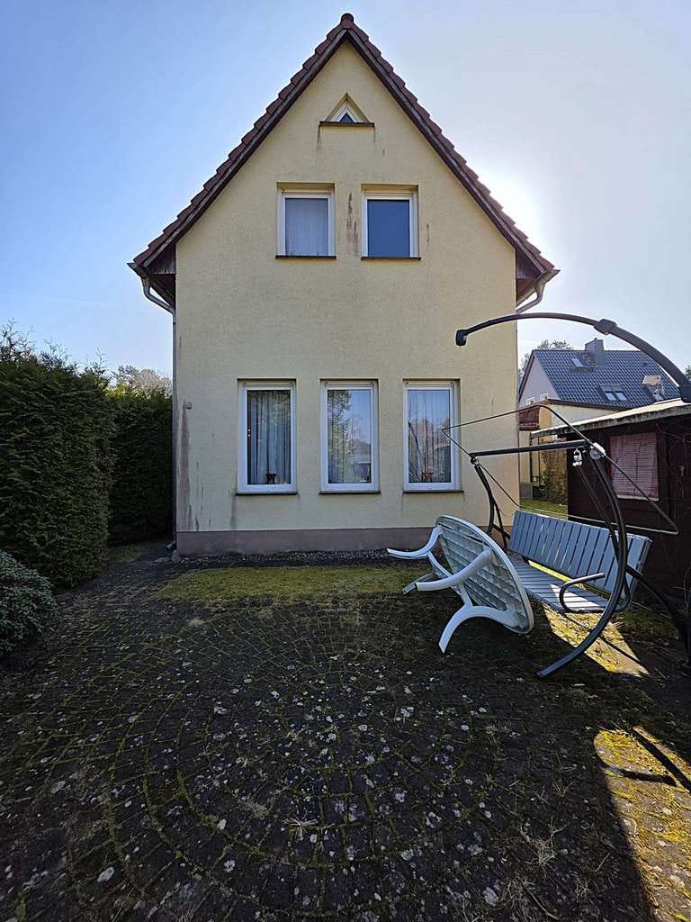 Immobilie in Fürstenberg/Havel - Wohnen am Moderfitzsee: Einfamilienhaus mit Gästebereich und großem Grundstück - Bild 2