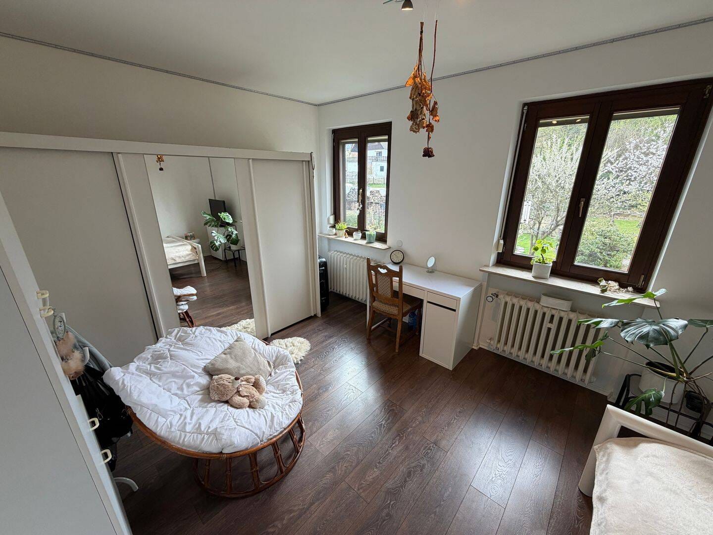 Immobilie in Zeitlofs - Großzügiges Einfamilienhaus - Ihr Rückzugsort im Grünen! - Bild 2