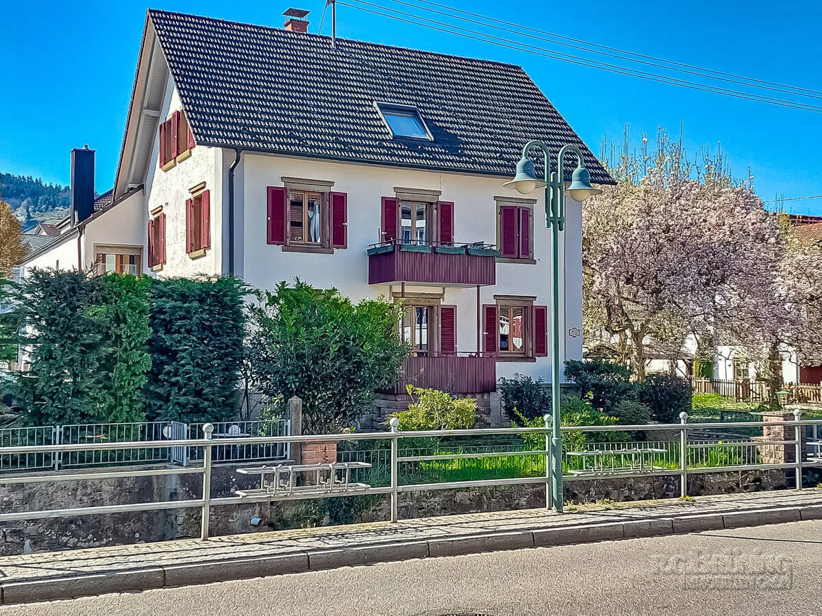 Immobilie in Durbach - Charmantes Mehrfamilienwohnhaus in Durbach - Bild 1