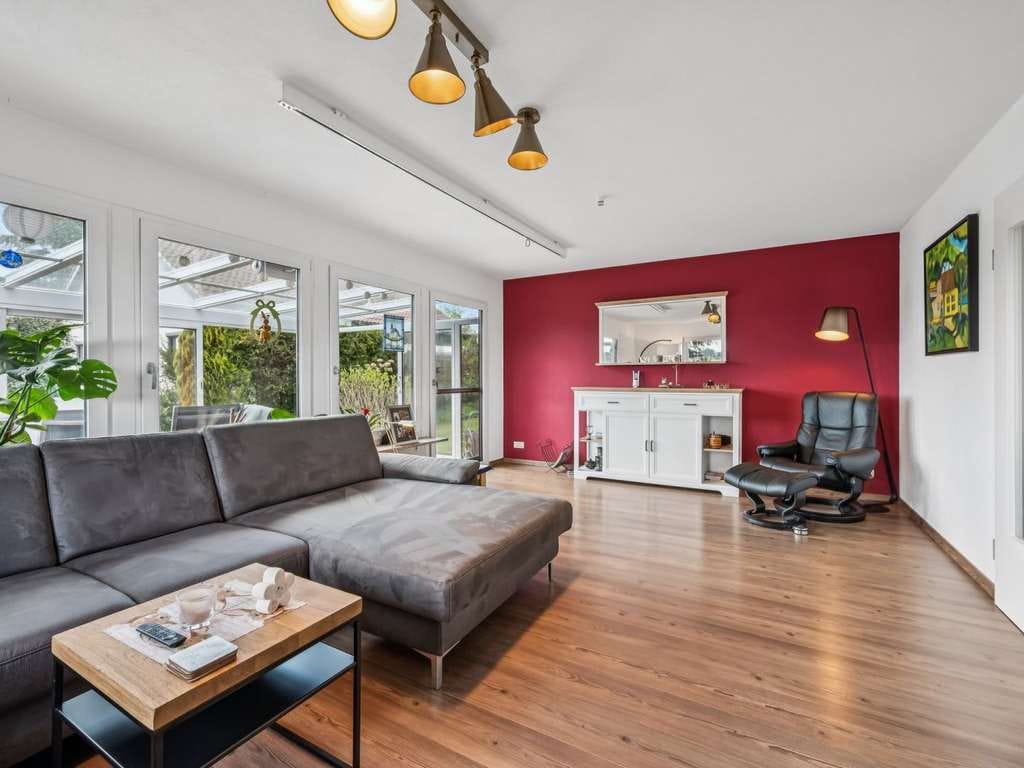Immobilie in Lorch - Einfamilienhaus in ruhiger Lage mit Wintergarten, moderner Ausstattung &amp; großzügigem Garten - Bild 2