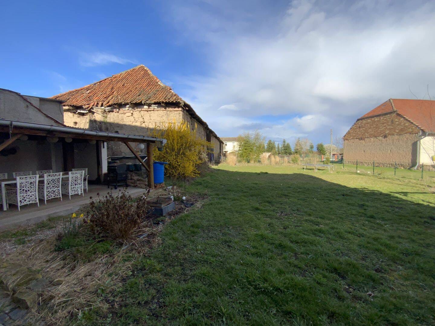 Immobilie in Bad Frankenhausen/Kyffhäuser - Familiendomizil mit großzügiger Wohnfläche und weitläufigem Gartenbereich - Bild 4