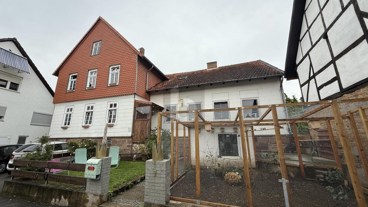 Immobilie in Hofgeismar - MODERNISIERT & AUSBAUFÄHIG  RUHIG GELEGEN - Bild 0