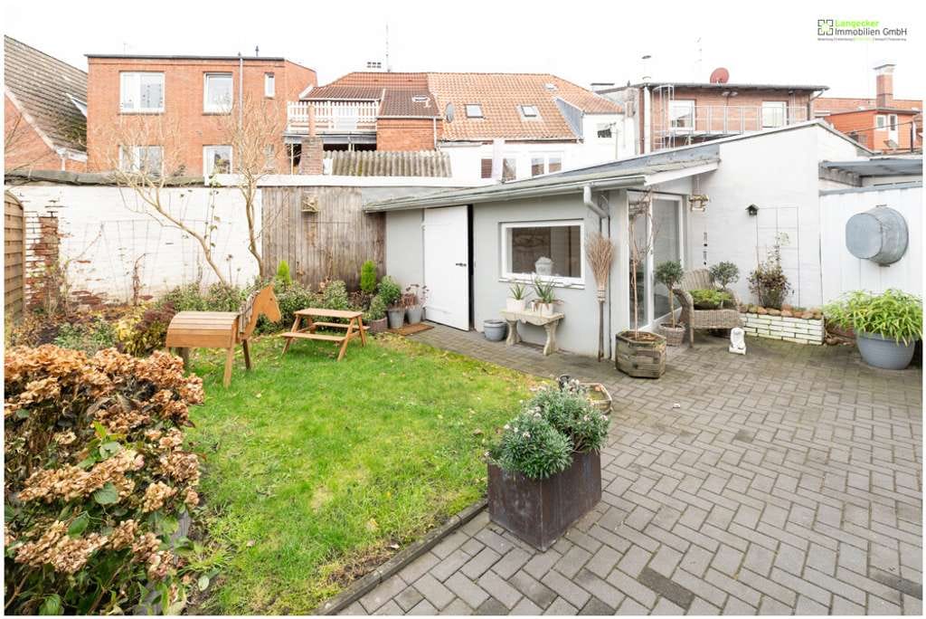 Immobilie in Engelbrechtsche Wildnis - Glückstadt: Sehr gepflegtes, vermietetes Zweifamilienhaus in historischer Innenstadt - Bild 1