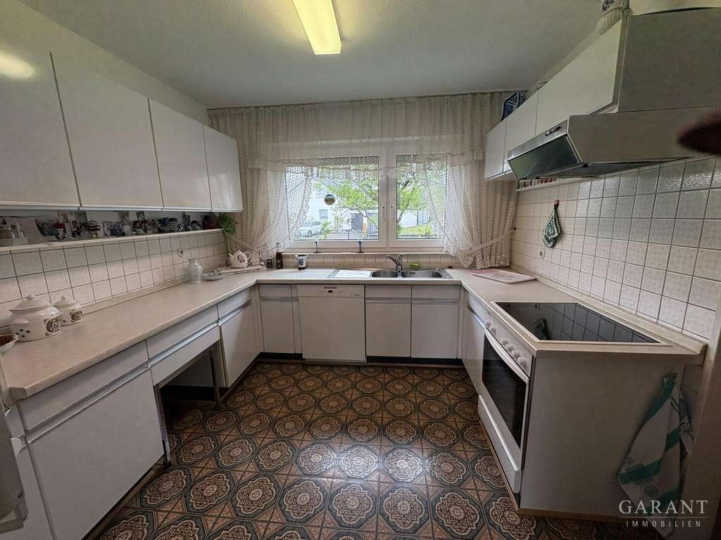 Immobilie in Durlangen - Geplegtes Zweifamilienhaus mit großem Garten - ein Zuhause für Generationen oder als Kapitalanlage! - Bild 2