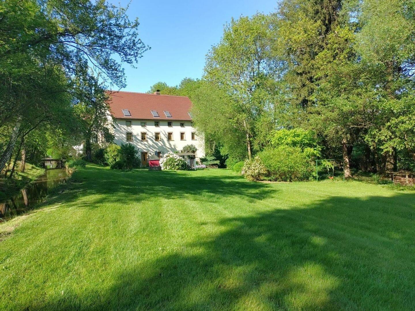 Immobilie in Demitz-Thumitz - NATUR PUR + AUTARKES LEBEN + SELBSTVERSORGERHOF + WILD-BESTAND IM WILDGEHEGE + BACHLAUF MIT WASSERRECHT + BRUNNEN + GROßE LÄNDEREIEN + + + - Bild 0