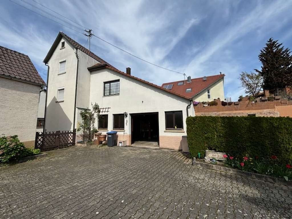 Immobilie in Ilsfeld - kurze Wege in den Ort, entspannte Wohnatmosphäre innen und außen! - Bild 0