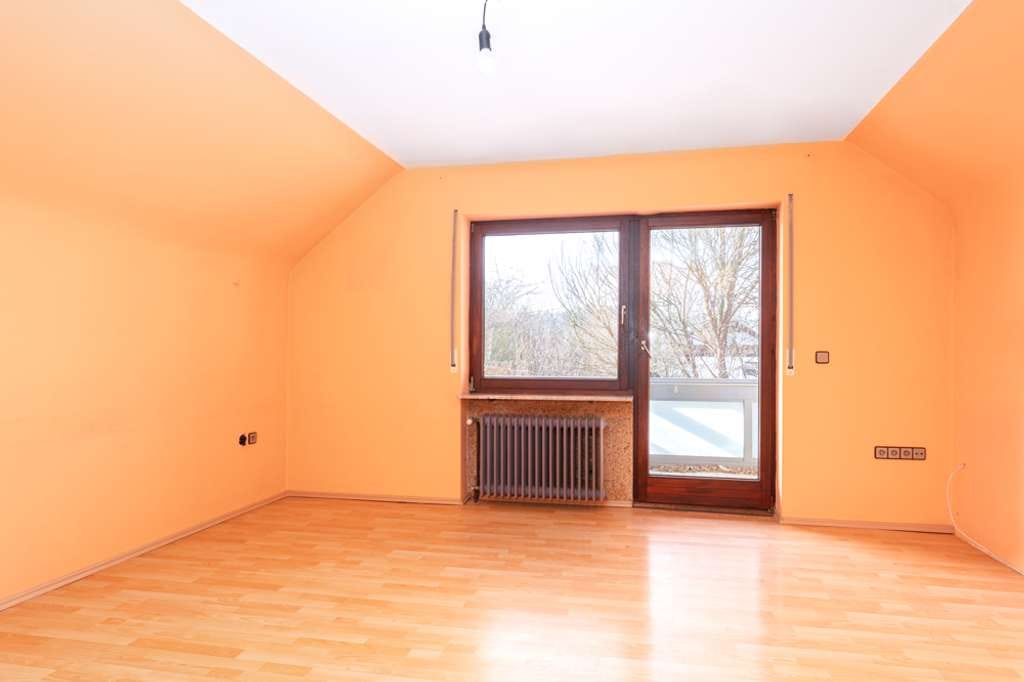Immobilie in Burgthann - Charmantes Wohnensemble mit Potenzial – Zweifamilienhaus für Ihre individuellen Modernisierungswünsc - Bild 2