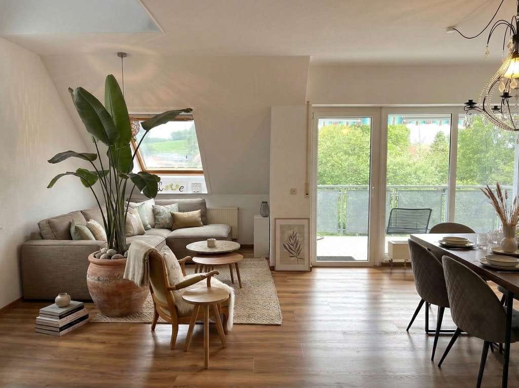 Immobilie in Staig - Maisonettewohnung mit ca. 75m² Wohn- und Nutzfläche, großem Balkon und Garage - Bild 1