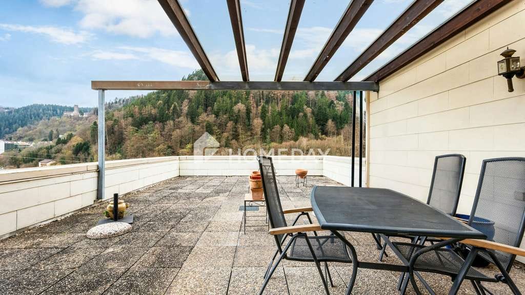 Immobilie in Bad Liebenzell - 2 Zimmer in Bad Liebenzell mit großer Dachterrasse, Garage und Weitblick ins Grüne - Bild 0