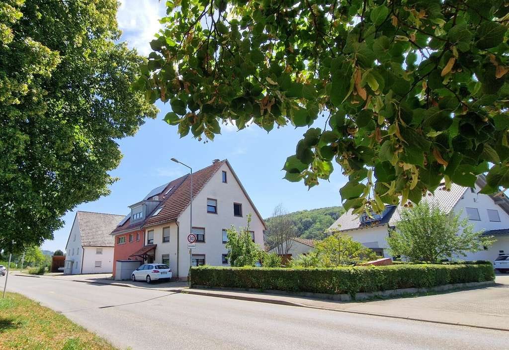Immobilie in Ummendorf - Großzügige Doppelhaushälfte mit Garten, Obstbäume & Garage - Bild 0