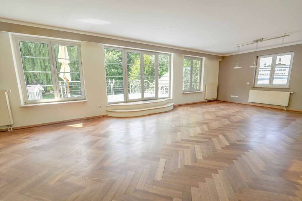 Immobilie in Weitramsdorf - Liebevoll sanierte Villa mit idyllischem Garten in Weitramsdorf bei Coburg - Bild 4