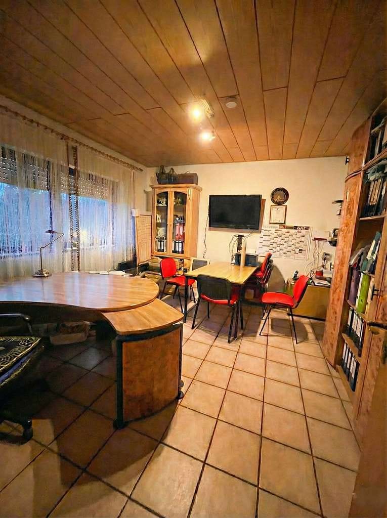 Immobilie in Battweiler - Großzügiges Einfamilienhaus mit Einliegerwohnung - Bild 2