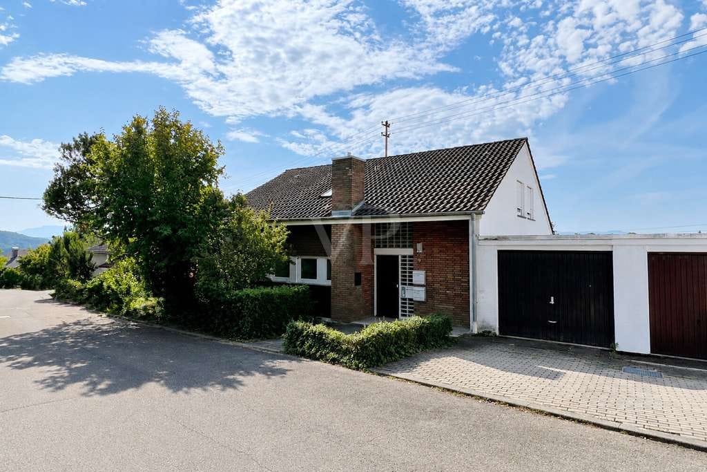Immobilie in Oberboihingen - In begehrter Wohnlage – 
vielseitig nutzbares 3-Familienhaus - Bild 0